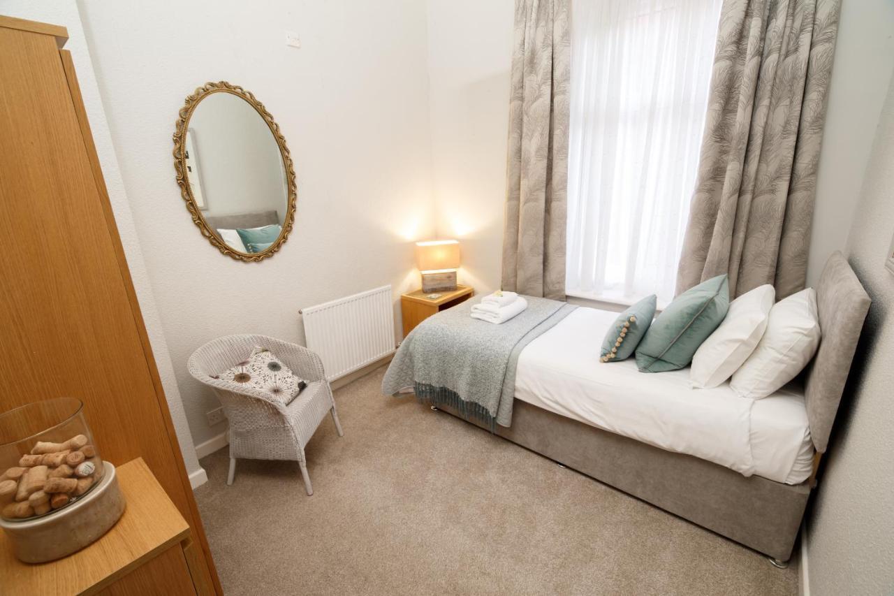 Mode - The Old School House Apartman Lytham St Annes Kültér fotó